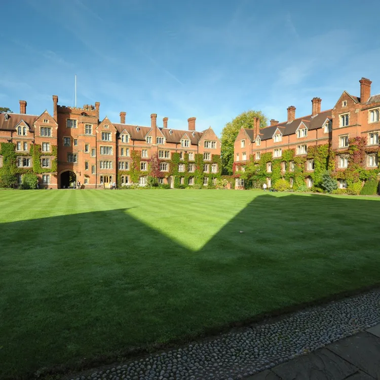 翻攝劍橋大學臉書@University of Cambridge