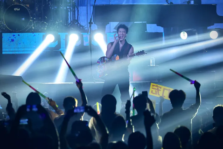 王力宏熱唱演唱會主題曲《ONE一個》。林林攝