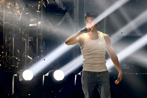 王力宏攻蛋第二天不跪了 90度鞠躬感謝歌迷不離不棄