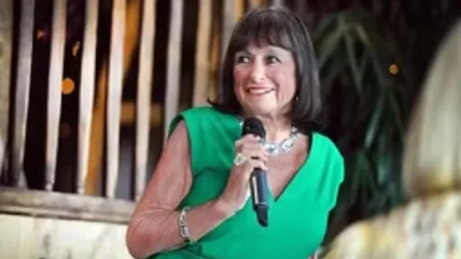 女醫師搭機睡覺「再也沒醒來」　丈夫降落才知旁邊老婆變屍體