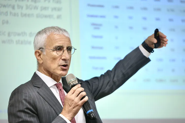 谷月涵認為若因兩岸關係緊張導致股市下跌都是好買點。林林攝