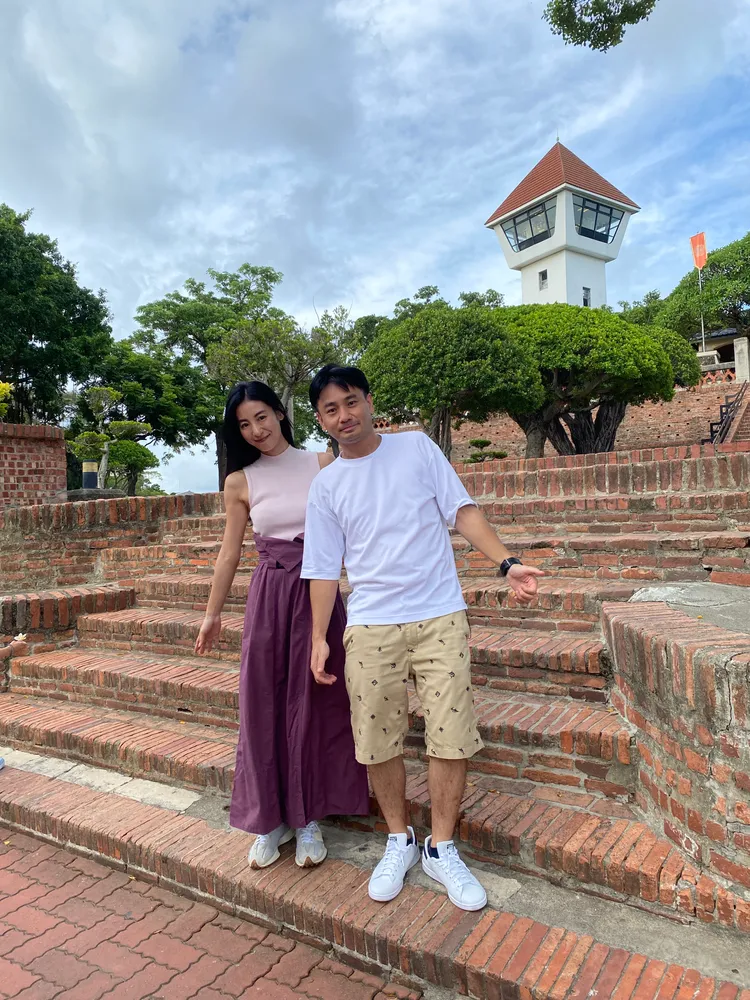 大久保麻梨子（左）和老公Jerry。大久保麻梨子提供