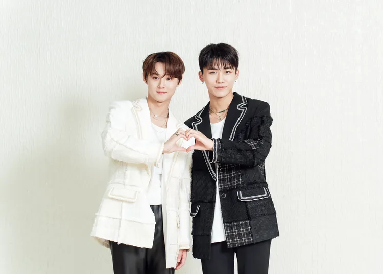 珉奎（左）8月時到台中表演音樂劇，鐘亨也隨行來玩。微音樂提供