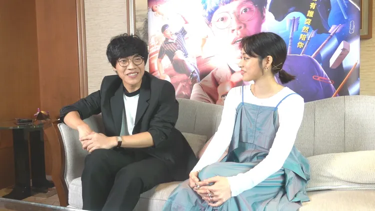 江齊和盧廣仲還原拍吻戲的過程。林林攝