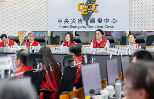 海葵來了！今天風雨最劇　蔡英文下令行政團隊戒備、籲國人避免外出