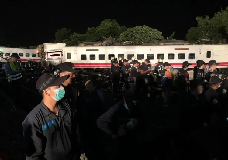 5年前18死普悠瑪疑再找出遺骨。翻攝臉書「中華民國海軍」