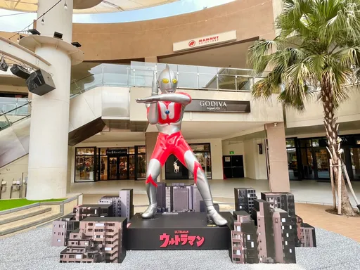 MITSUI OUTLET PARK萬聖造景來了 超人力霸王對抗怪獸還有見面會