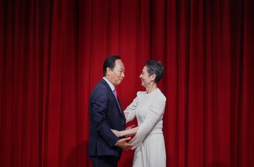 曾馨瑩驚問這件事!郭台銘還不吐實 賴佩霞承諾跟他「走到底」