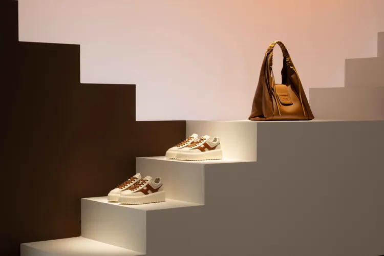 春夏系列以中性色調帶出經典氣質。品牌提供