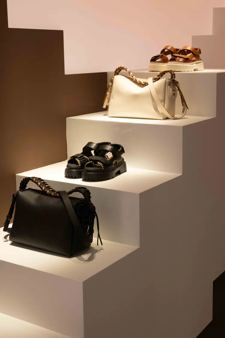 春夏系列以中性色調帶出經典氣質。品牌提供