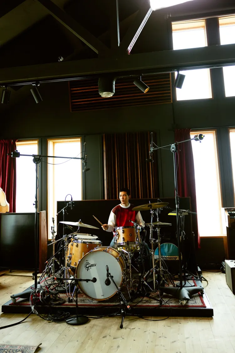 蕭敬騰預計今年底推出新專輯，人已在挪威錄音。華納提供