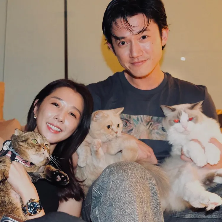 邵雨薇21日迎接34歲生日，分享了和男友吳慷仁的幸福合影。翻攝邵雨薇IG