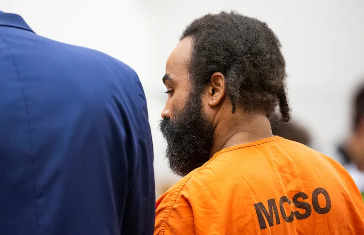 性侵犯男性護士沙瑟蘭（右）。路透社資料照片