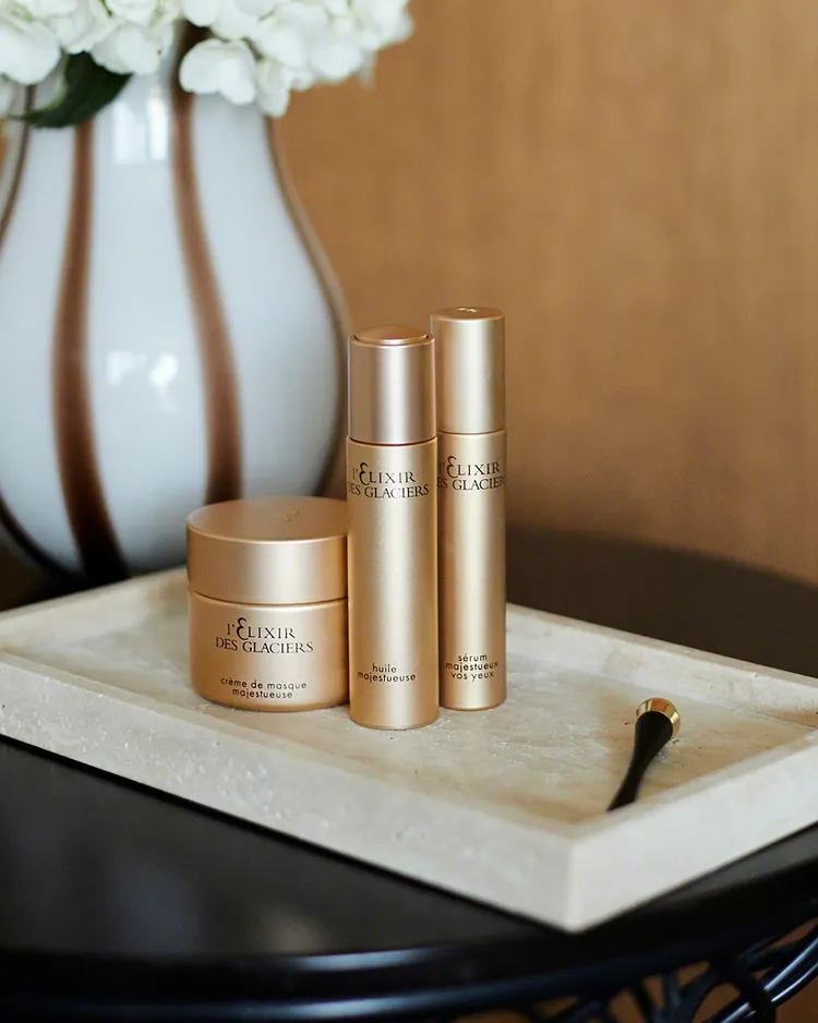 頂級保養VALMONT集團旗下的保養品牌屹麗替御蜂菁萃系列3品項打造升級版。翻攝valmontcosmetics IG