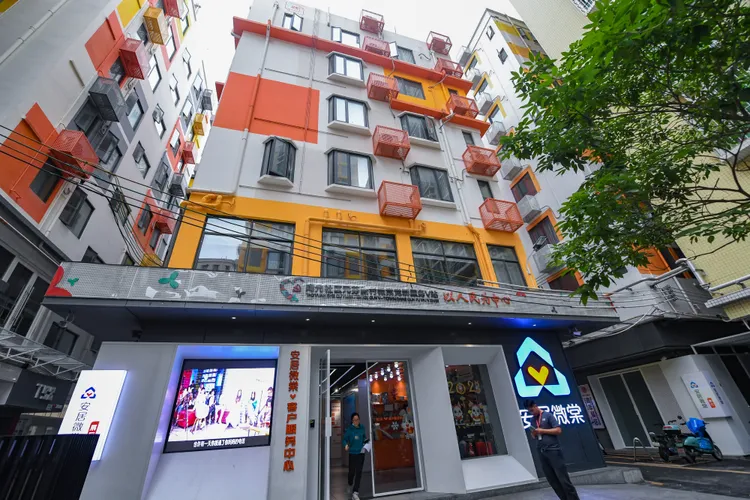 深圳龍華區元芬村。新華社