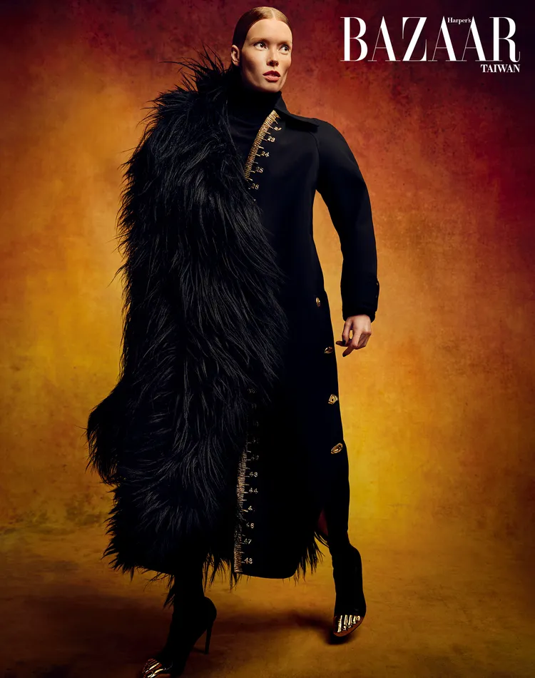 Julia Hafström拍攝《Harper’s BAZAAR》封面。《Harper’s BAZAAR》國際中文版提供