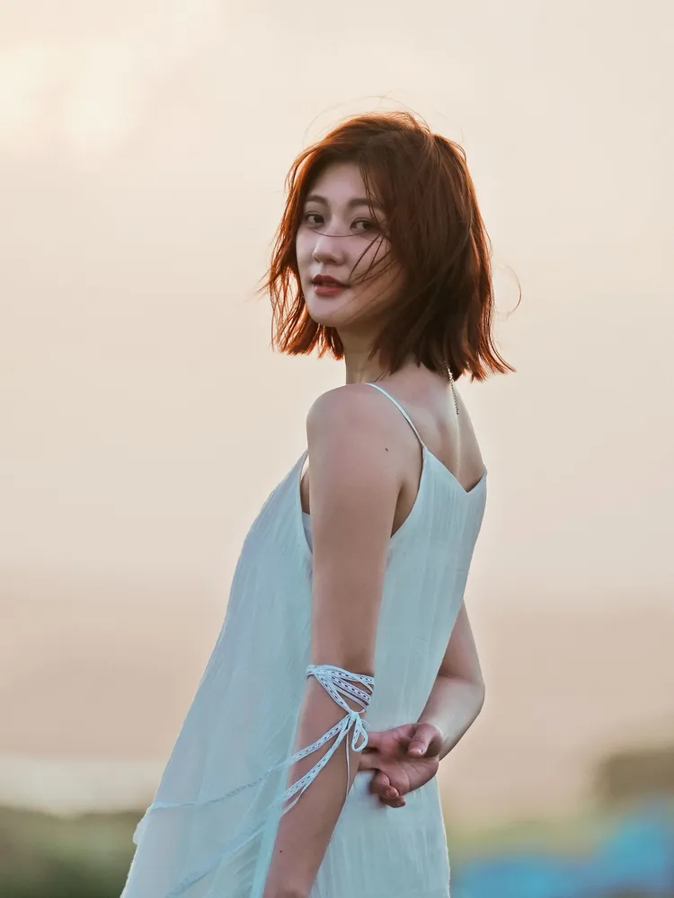 林逸欣拍到日落，笑說要坐飛車。鑫羽工作室提供