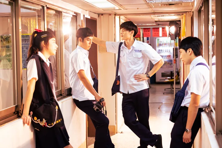 《成功補習班》還原90年代的補習班時光。華納兄弟提供