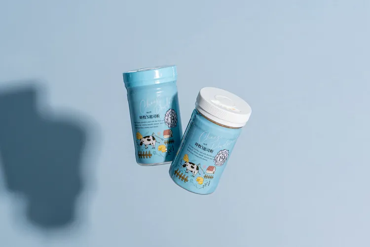 19號時牧’S起司粉145元80g台灣乳源，以獨家技術製成熟成起司後刨成粉狀，帶有適中的奶香和鹹度，尾韻多了優格酸。業者提供