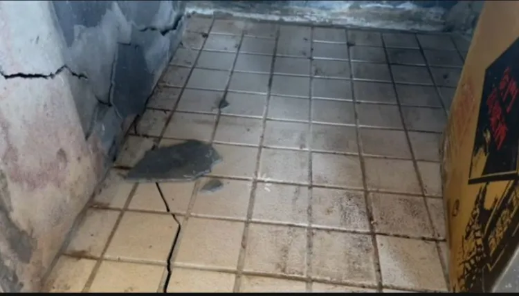 災民反映家中龜裂擴大。陳怡君提供