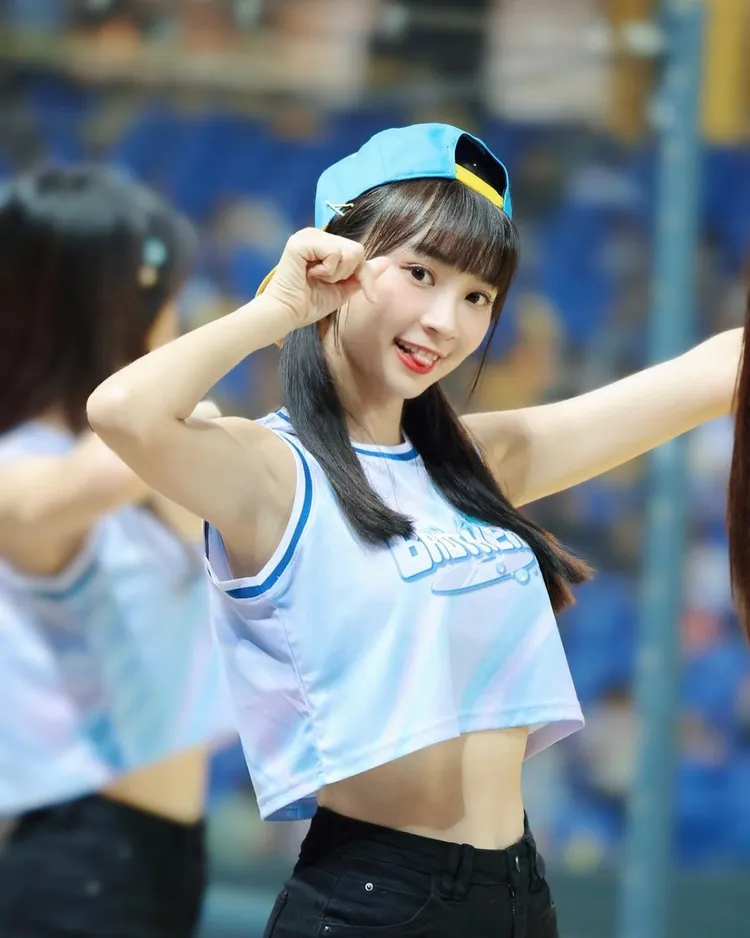 曼容還以為短今用特效。取自曼容IG