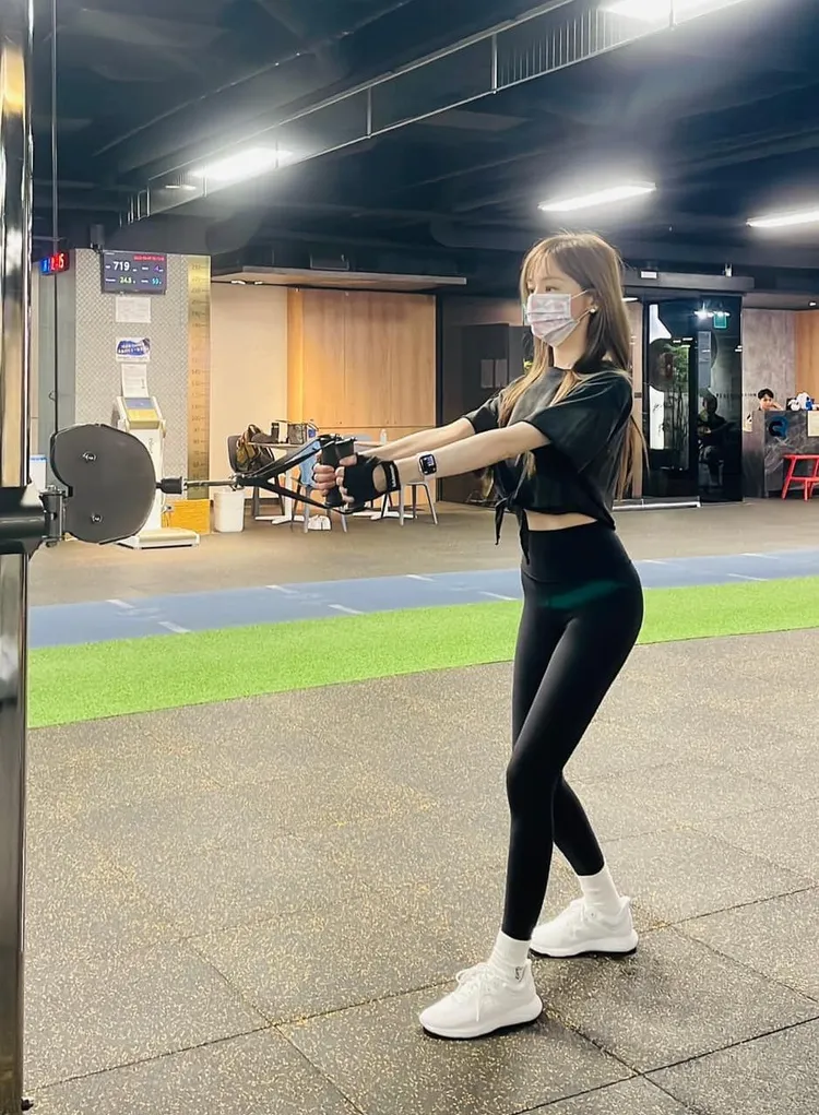 王心凌自我要求嚴格，絕不允許體態走樣。