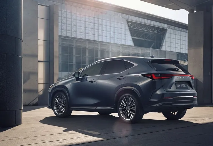 Lexus最為熱銷的NX車系，掛牌數相較於上月大幅減少53%、來到750輛的規模。原廠照片