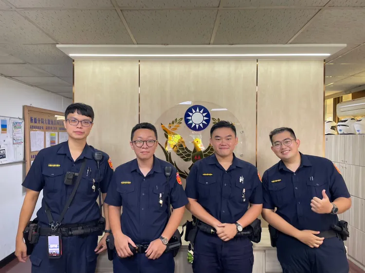 大觀派出所警員尋回失竊車。翻攝畫面