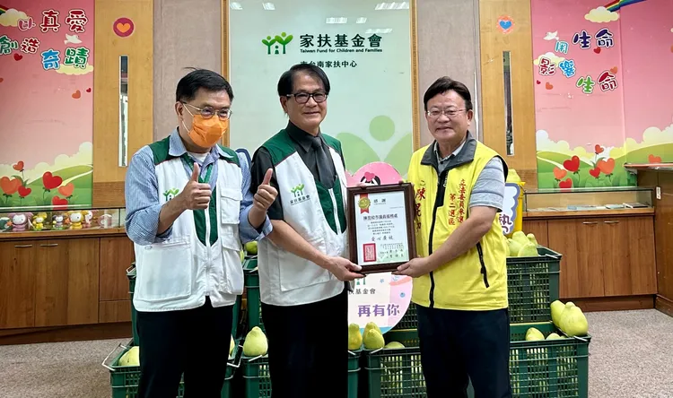 黃全永還自曝與陳昆和(右)是小學同學。陳昆和提供