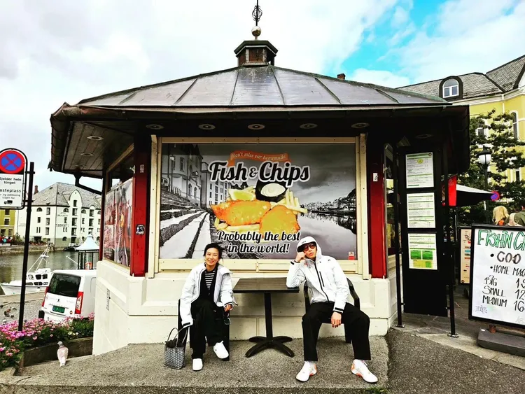 蕭敬騰與未婚妻形影不離。翻攝蕭敬騰臉書