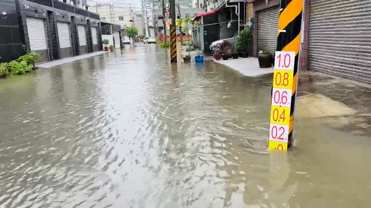 仁德淹水約10多公分。讀者提供