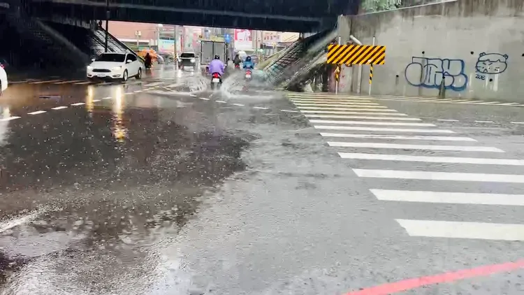 隨大雨歇停，淹水消退。讀者提供