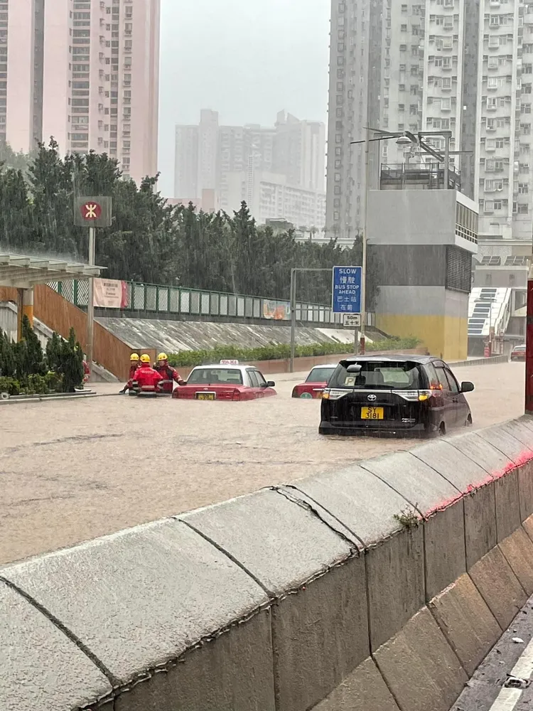 黃大仙淹水景象。翻攝推特