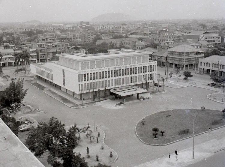高雄市舊市議會1966年原貌照片。市府提供