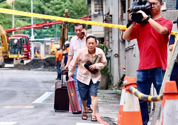 北市府已預防性疏散撤離的戶數為197戶、367人，收容安置329人。彭欣偉攝