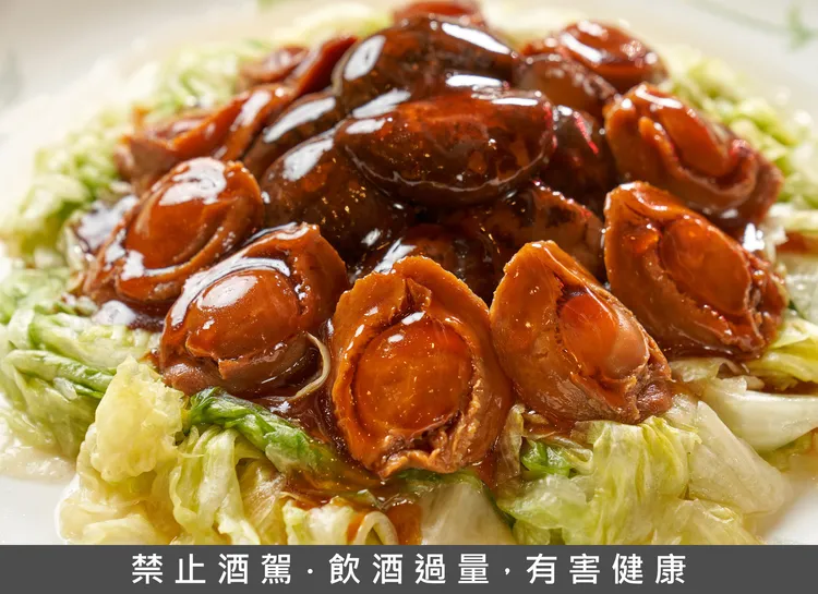 五星主廚團隊使用頂級當季食材，以絕對手作帶出經典美饌。