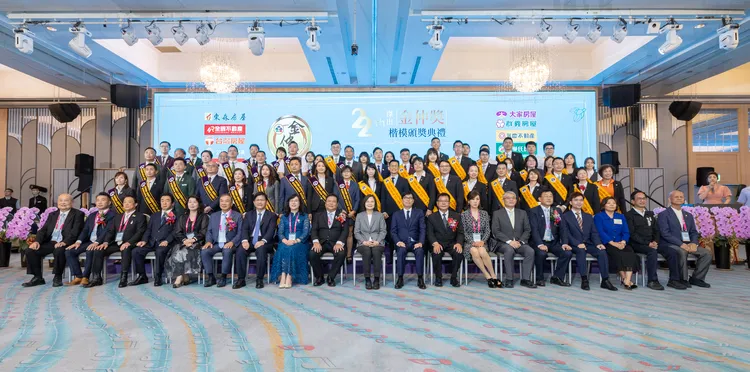 蔡英文盼房仲業者當橋樑，讓更多房東成為公益出租人。總統府提供