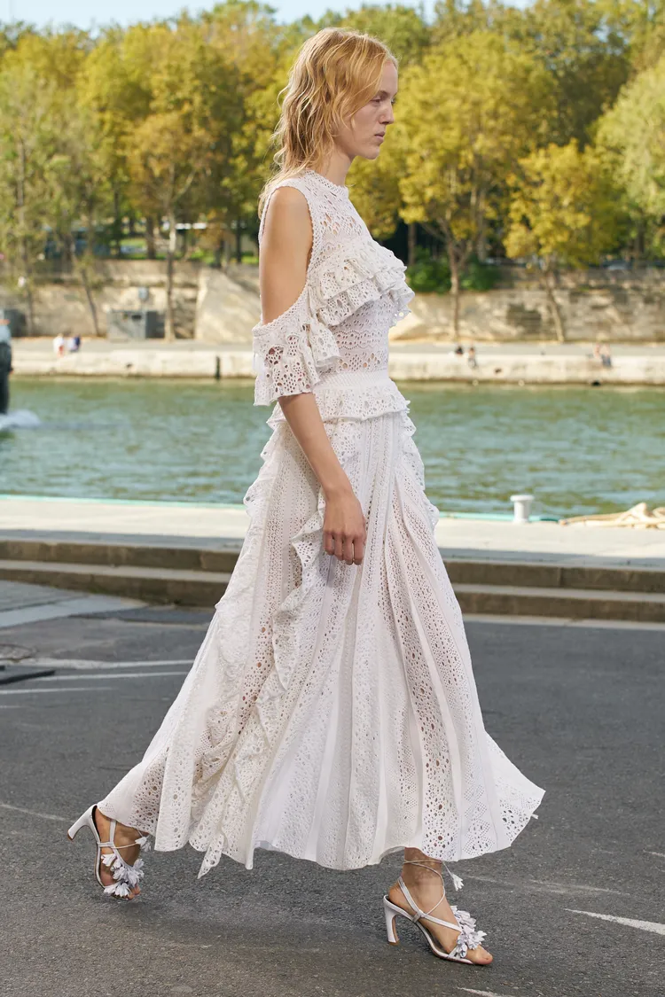 夏季涼鞋為本季鞋履重點。品牌提供