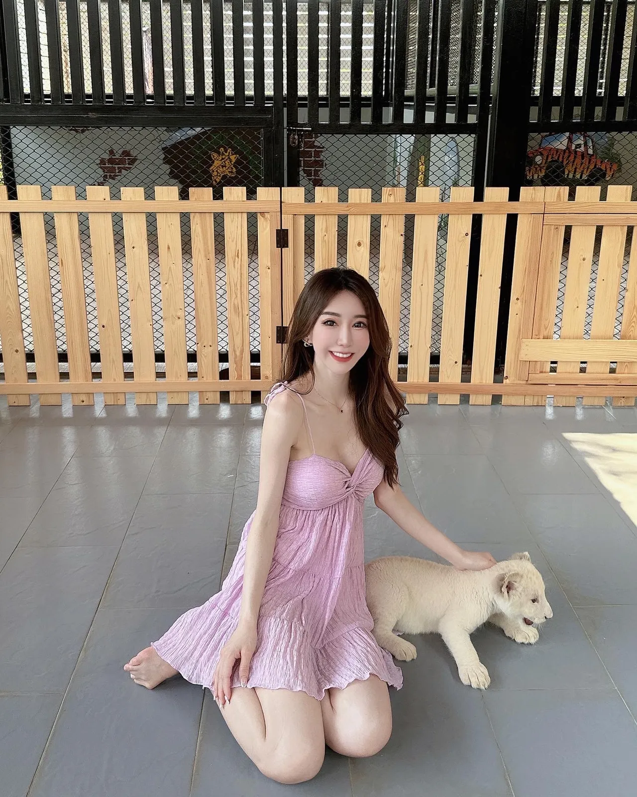 獅子座的霈霈性情真誠開朗。