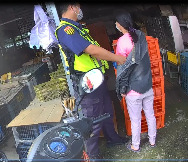 越南籍陳女向警方表示，偷渡來台打工1年多，原本想存到100萬元才返回越南。民眾提供