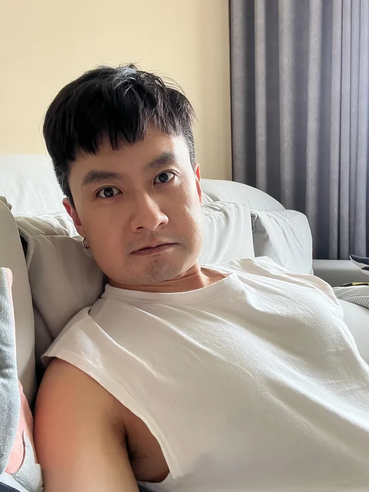 張雁名手術後臉腫起。翻攝自張雁名臉書