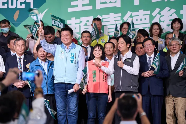 立委參選人何博文被爆論文抄襲。翻攝何博文臉書