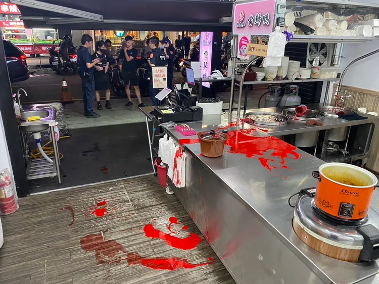 潑漆現場。龜山警分局提供