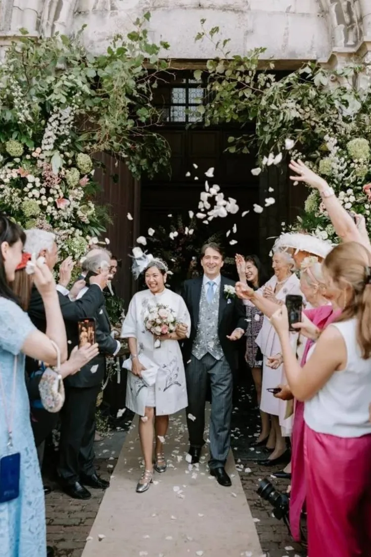 吴欣盈在老公雷諾家的城堡及教堂辦婚禮。攝自吳欣盈臉書