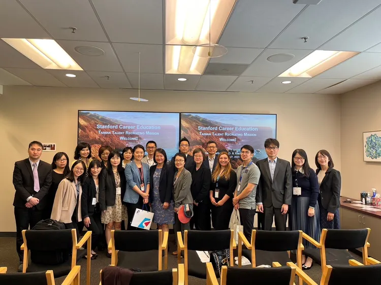 經濟部與名校討論未來合辦徵才的可行性。經濟部提供