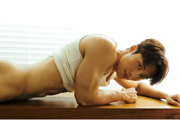 卞慶華的翹臀一覽無遺。時報文化提供