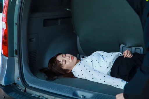 王瞳引發幽閉恐懼症 尹昭德成台版連恩尼遜