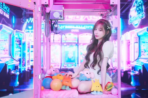 王心凌MV耗時180天才完成 4分鐘換6款造型美成這樣