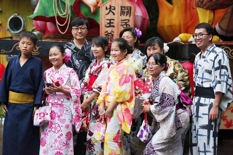 遊客穿浴衣巡行，名額有限。觀旅局提供