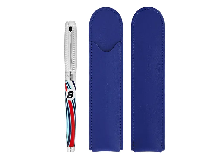 Premium系列Line D限量筆具，包含鋼筆、鋼珠筆筆尖以及特製筆套，5萬1300元。品牌提供